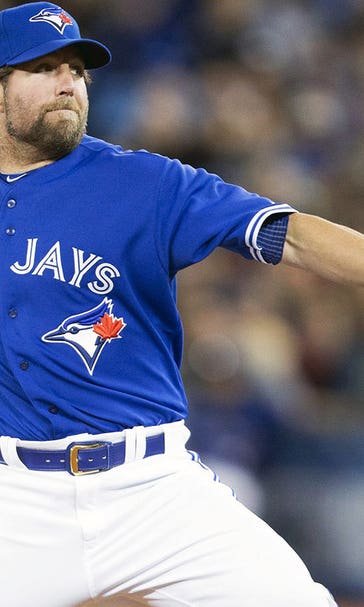 Dickey, Jays' relievers shut out Yankees